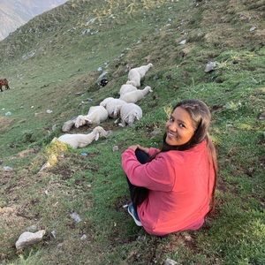 Meet your Posher, Divya